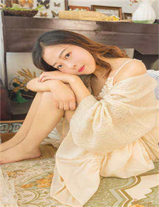 美女胸被男子强捏视频