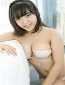 打屁屁美女