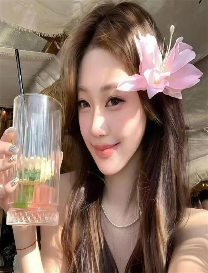 文化分析：《埼玉歌者2》中的传统文化与现代价值观的对话 理解作品的时代背景与文化语境